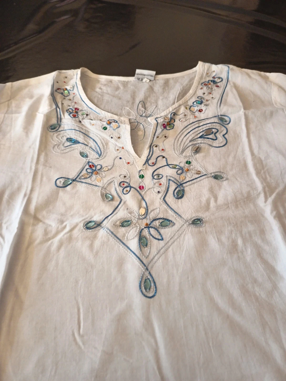 White tunic with embroidery and rhinestones – photo 2